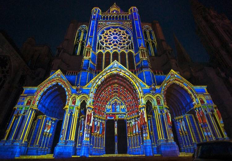 Le patrimoine sublimé de Chartres en Lumières