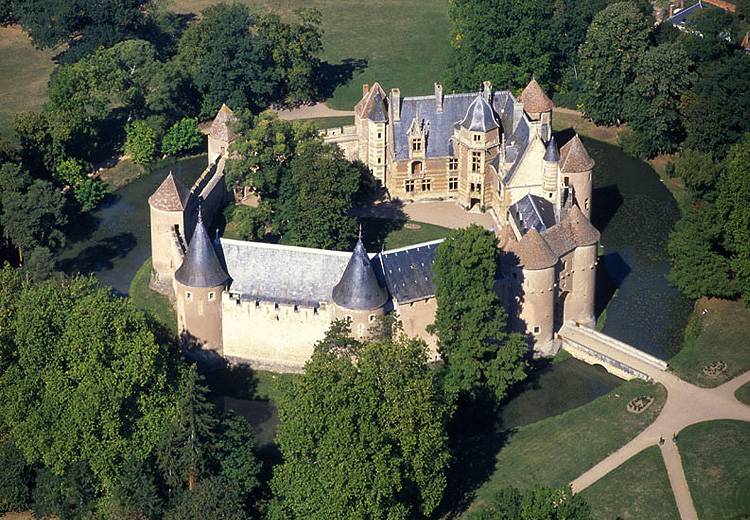 Vidéo : le château d'Ainay-le-Vieil