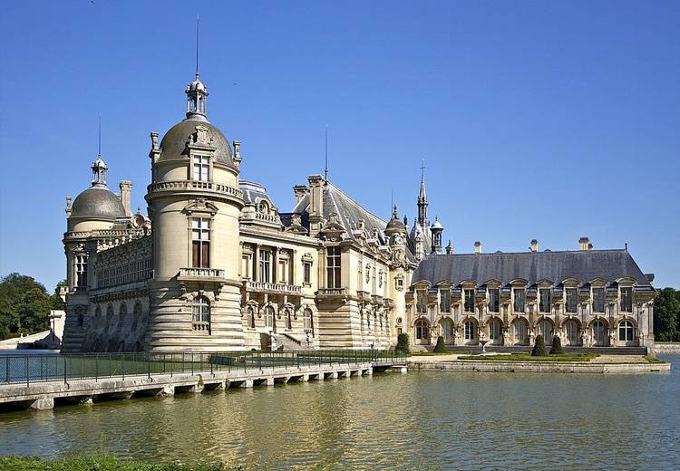 Le château de Chantilly vu du ciel