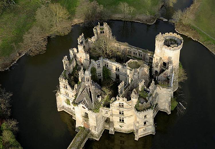 Le château de La Mothe-Chandeniers