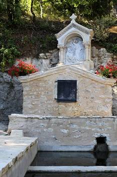 L’étonnante histoire de la Fontaine de Saint Pantaléon 