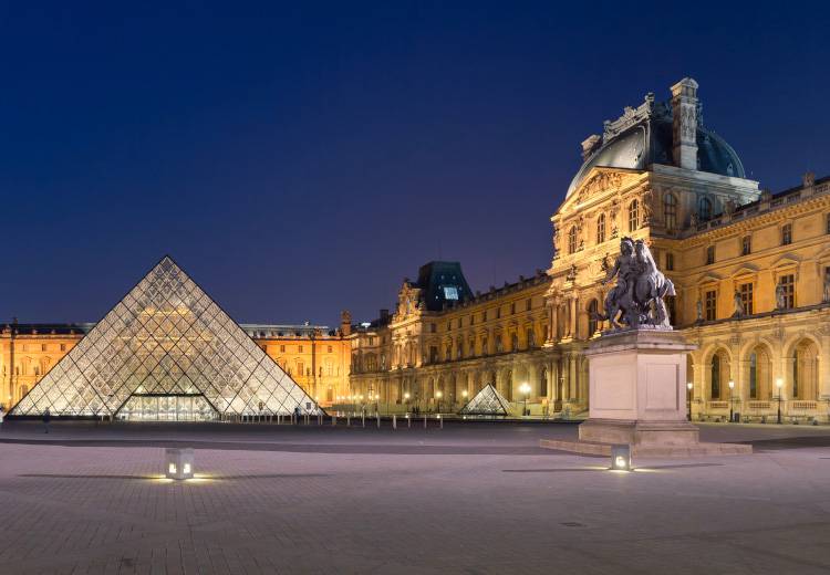 Vidéo : La construction du Louvre en 3D
