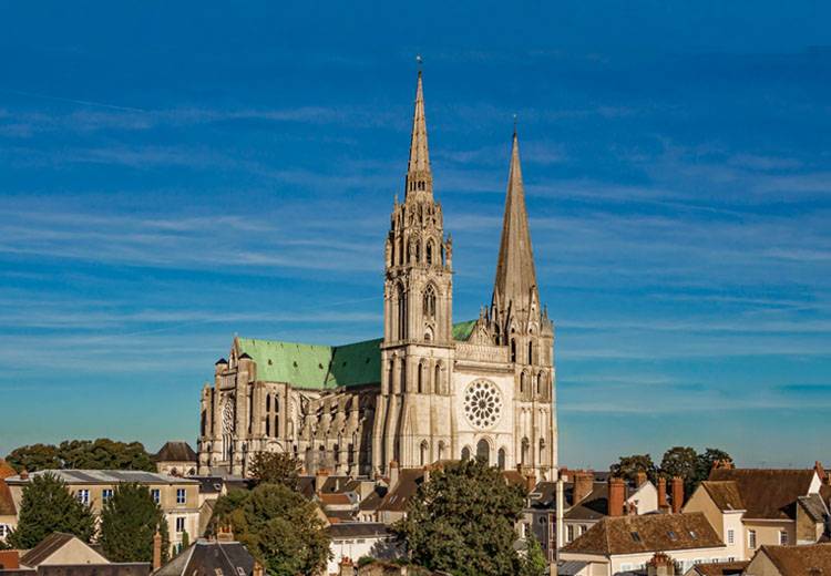 Magistrale cathédrale de Chartres : l'art de la lumière