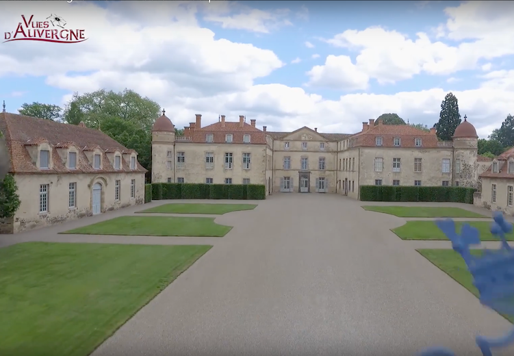 Vidéo : le château de Parentignat par Vues d'Auvergne