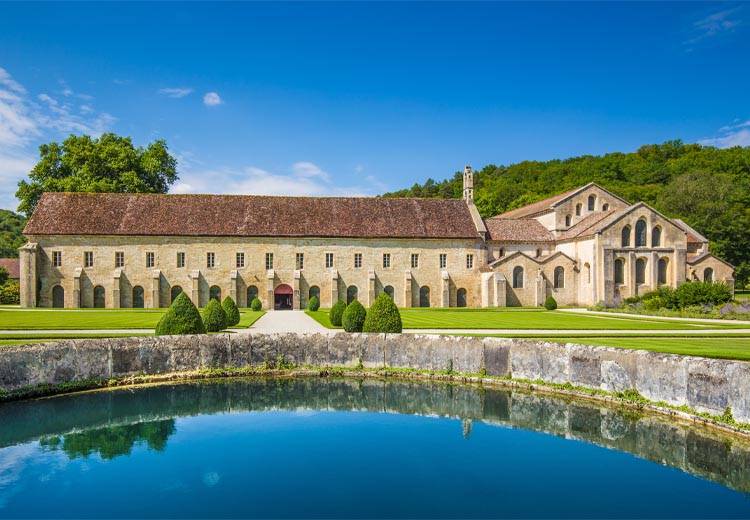 Abbaye de Fontenay : 900 ans d'histoire  à admirer