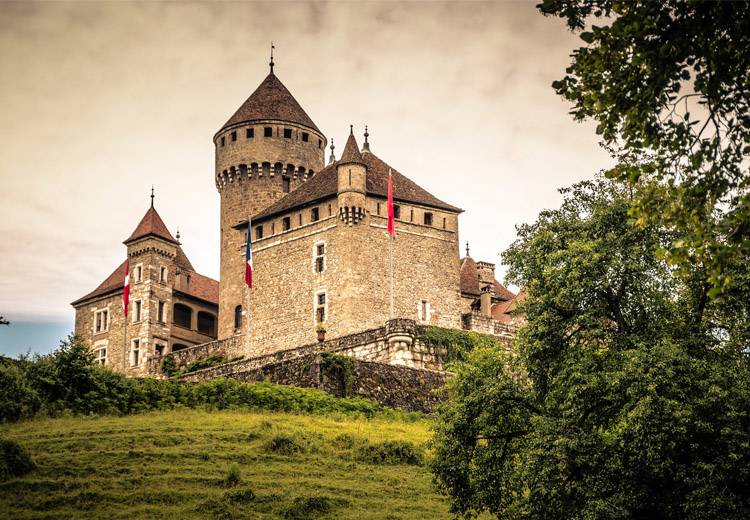 8 châteaux à explorer en Auvergne-Rhône-Alpes