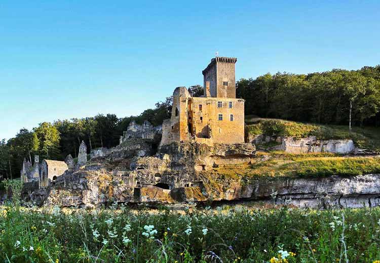 Le château de Commarque : la forteresse oubliée