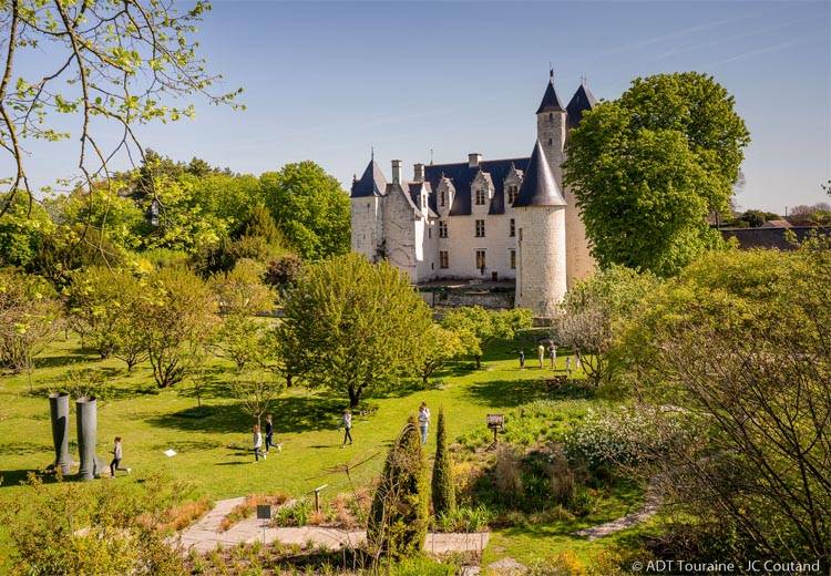 Le Château et les jardins du Rivau vus du ciel